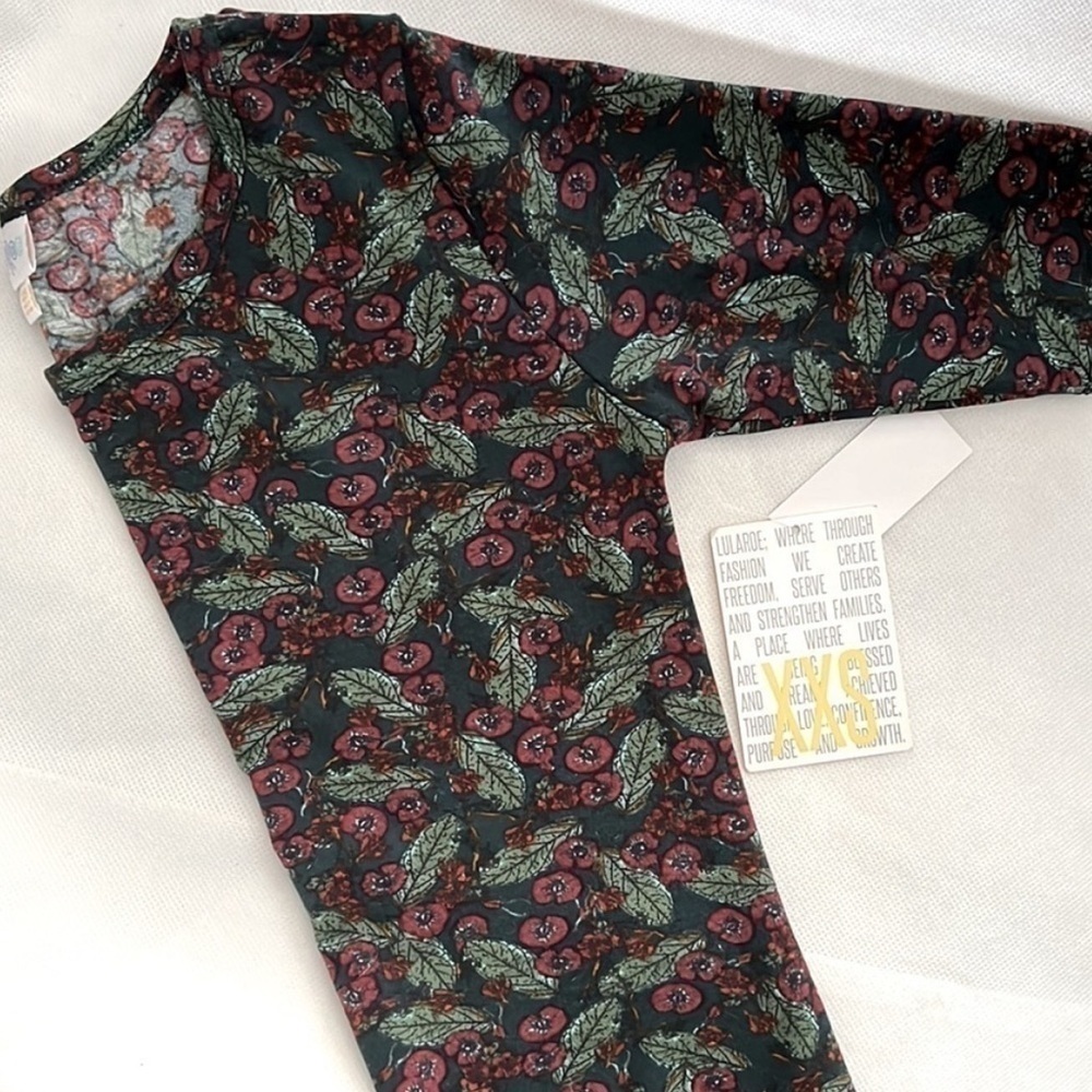 NEW!! Short Sleeve T-Shirt Julia Dress LuLaRoe size XXS Holly Berries - Picture 3 of 10